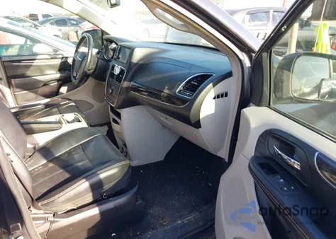 2014 Chrysler Town & Country Touring from USA, damaged, VIN 2C4RC1BG6ER160816